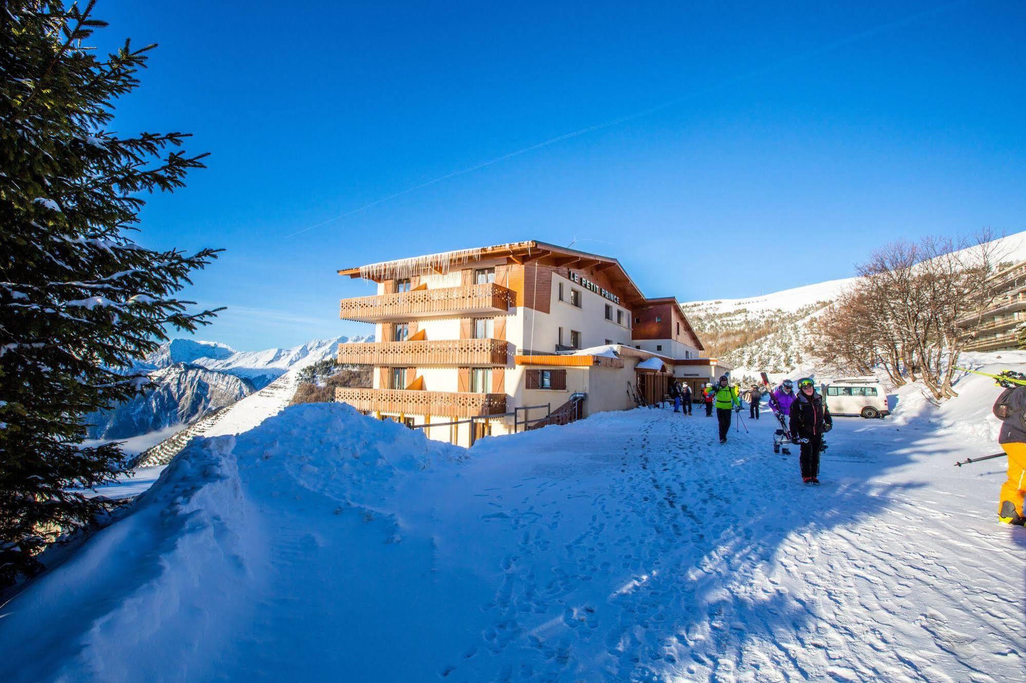 Langley Le Petit Hotel